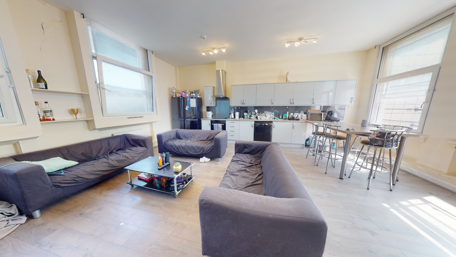 Flat 9 Equitable House, 5-7 South Parade, Nottingham , NG1 2BB